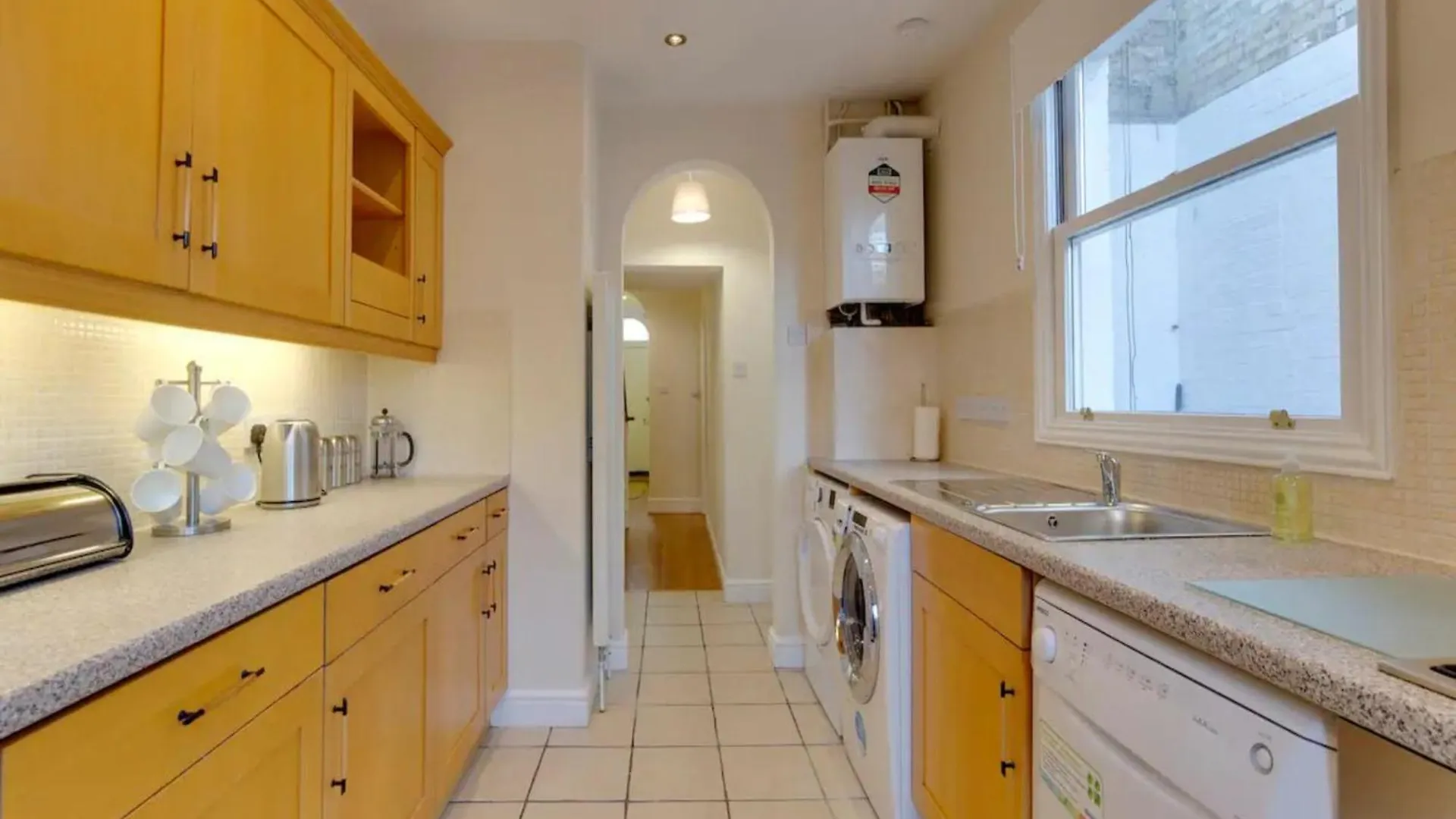 Pass The Keys Modern And Spacious Terrace In Central Cambridge 0*,